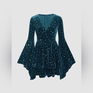 CIDER VELVET V-NECK STAR & MOON PATTERN
BELL SLEEVE ROMPER L